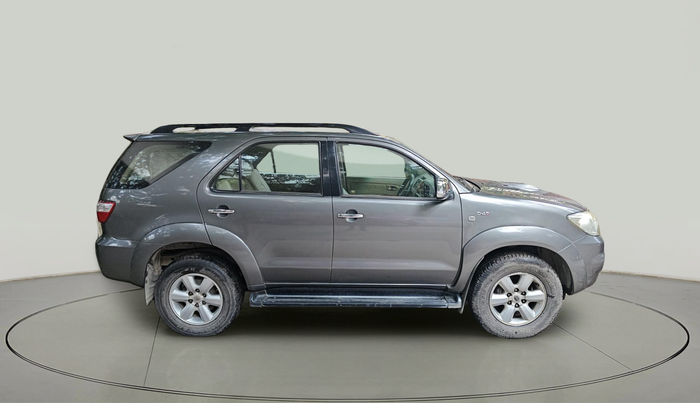 2011 Toyota Fortuner 3.0 4X4 MT, Diesel, Manual, 1,36,715 km, exterior