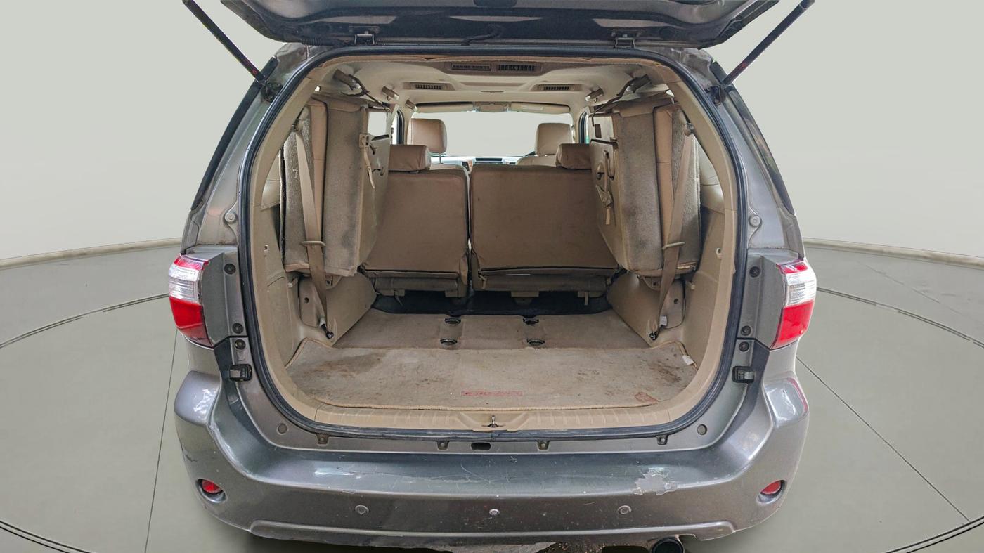 2011 Toyota Fortuner 3.0 4X4 MT, Diesel, Manual, 1,36,715 km, exterior
