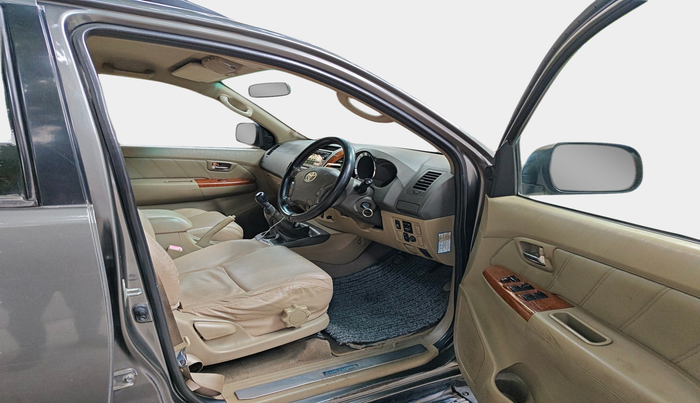 2011 Toyota Fortuner 3.0 4X4 MT, Diesel, Manual, 1,36,715 km, interior