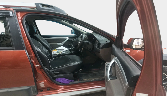 2018 Renault Duster 110 PS RXZ 4X4 MT DIESEL, Diesel, Manual, 67,014 km, interior