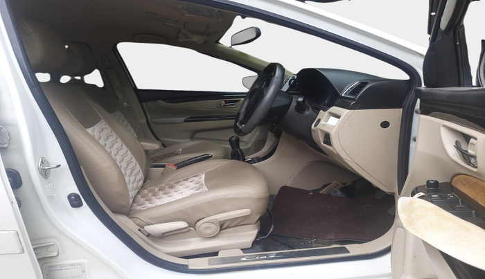 2015 Maruti Ciaz ZDI SHVS, Diesel, Manual, 45,500 km, interior
