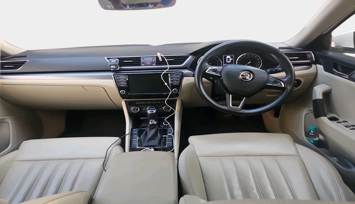 2017 Skoda Superb STYLE 1.8 TSI AT, Petrol, Automatic, 37,777 km, interior