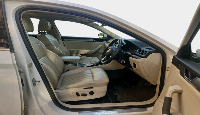 2017 Skoda Superb STYLE 1.8 TSI AT, Petrol, Automatic, 37,777 km, interior