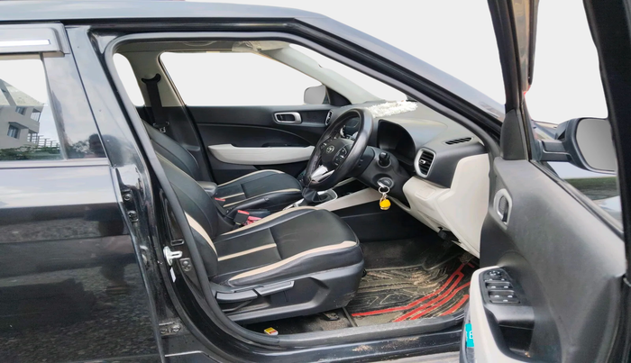 2023 Hyundai VENUE S(O) 1.2, Petrol, Manual, 54,429 km, interior