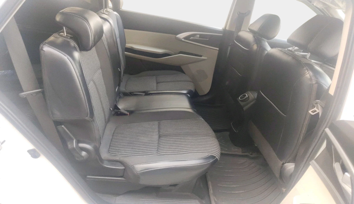 2022 KIA CARENS PRESTIGE 1.5 PETROL 7 STR, Petrol, Manual, 33,976 km, interior