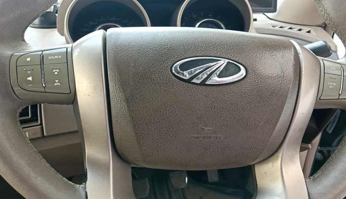 2012 Mahindra XUV500 W8, Diesel, Manual, 1,04,408 km, interior