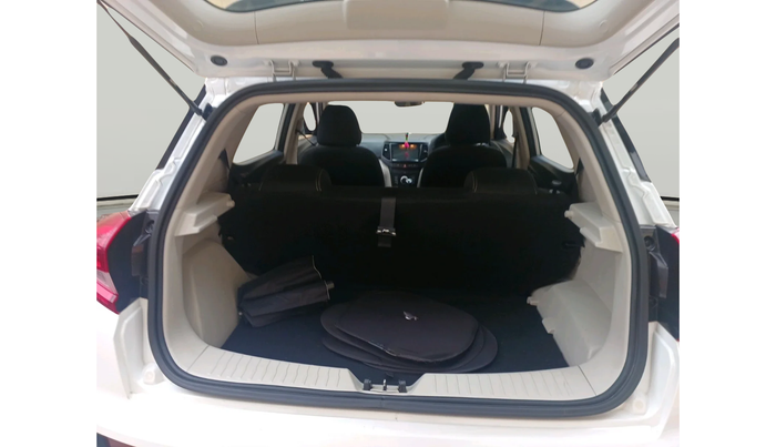 2023 Mahindra XUV300 W4 1.2 PETROL, Petrol, Manual, 13,413 km, exterior