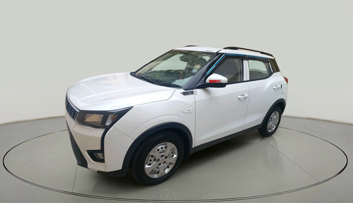 2023 Mahindra XUV300 W4 1.2 PETROL, Petrol, Manual, 13,413 km, exterior