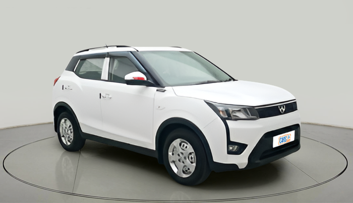 2023 Mahindra XUV300 W4 1.2 PETROL, Petrol, Manual, 13,413 km, exterior