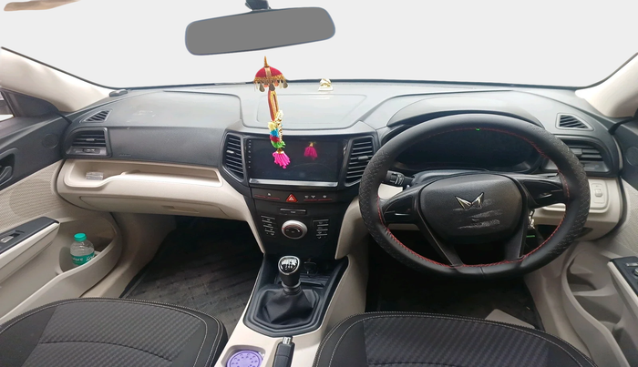 2023 Mahindra XUV300 W4 1.2 PETROL, Petrol, Manual, 13,413 km, interior