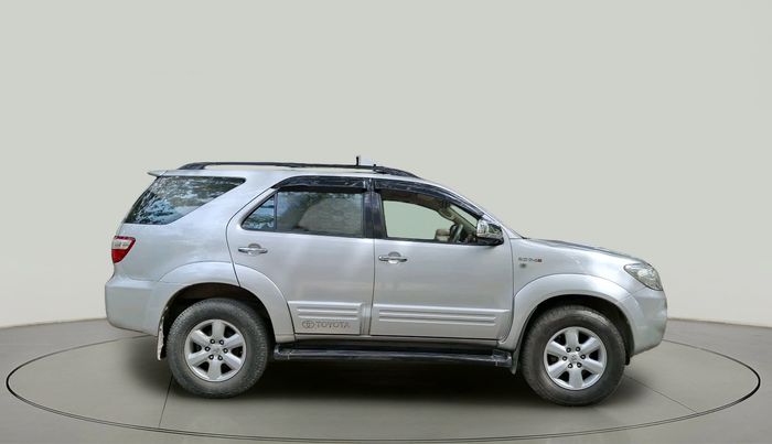 2011 Toyota Fortuner 3.0 4X4 MT, Diesel, Manual, 1,32,416 km, exterior