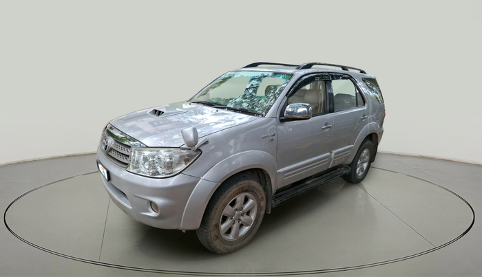 2011 Toyota Fortuner 3.0 4X4 MT, Diesel, Manual, 1,32,416 km, exterior