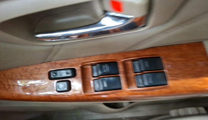 2011 Toyota Fortuner 3.0 4X4 MT, Diesel, Manual, 1,32,416 km, interior