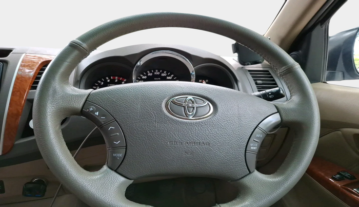 2011 Toyota Fortuner 3.0 4X4 MT, Diesel, Manual, 1,32,416 km, interior