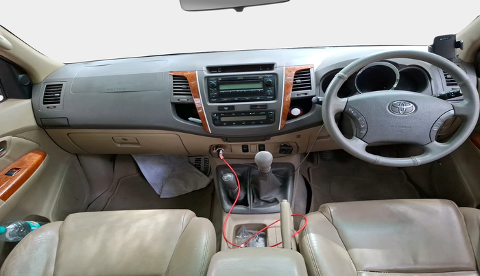 2011 Toyota Fortuner 3.0 4X4 MT, Diesel, Manual, 1,32,416 km, interior