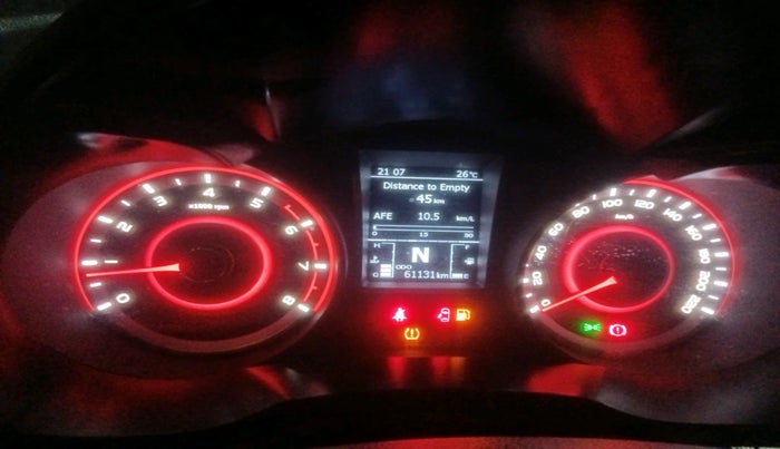 2022 Mahindra XUV300 W8 (O) 1.2 PETROL, Petrol, Manual, 61,131 km, interior