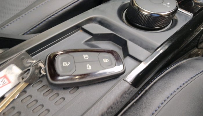 2024 Tata NEXON Fearless Plus S 1.2 Revotron 7DCA Dark Edition, Petrol, Automatic, 6,635 km, interior