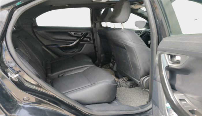 2024 Tata NEXON Fearless Plus S 1.2 Revotron 7DCA Dark Edition, Petrol, Automatic, 6,635 km, interior