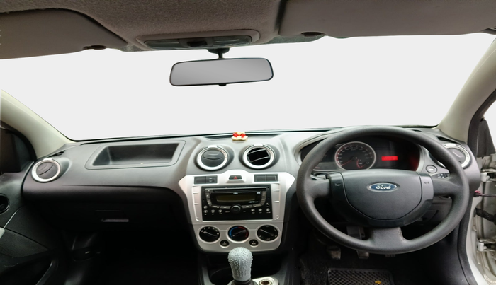 2011 Ford Figo ZXI 1.2 PETROL, Petrol, Manual, 1,17,317 km, interior