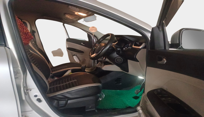2020 Renault TRIBER RXZ AMT, Petrol, Automatic, 21,081 km, interior