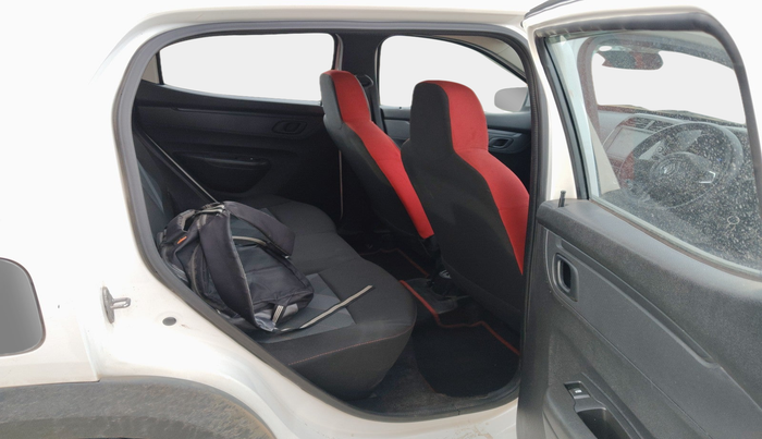2022 Renault Kwid RXT 1.0 AMT, Petrol, Automatic, 17,000 km, interior