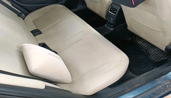 2017 Skoda Rapid STYLE 1.5 TDI AT, Diesel, Automatic, 1,02,798 km, interior