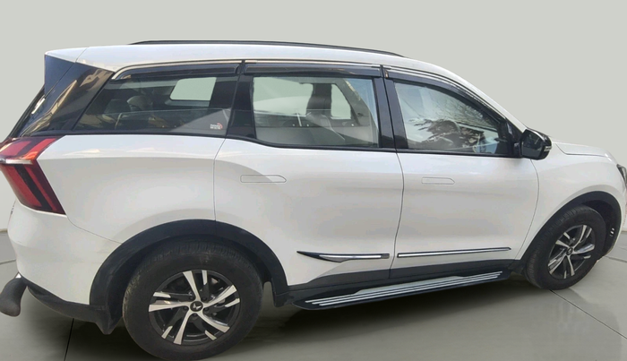 2023 Mahindra XUV700 AX 5 P MT 7 STR, Petrol, Manual, 20,884 km, exterior