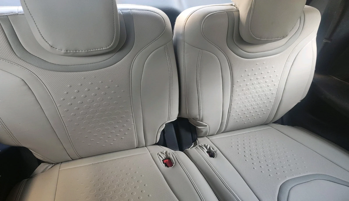 2023 Mahindra XUV700 AX 5 P MT 7 STR, Petrol, Manual, 20,884 km, interior