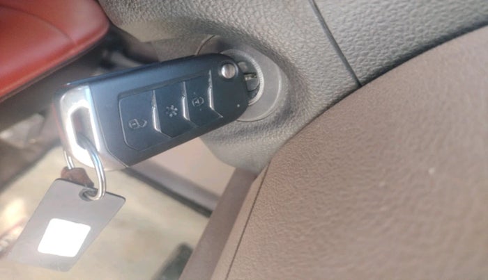 2022 Mahindra Bolero B6 (O), Diesel, Manual, 26,391 km, interior