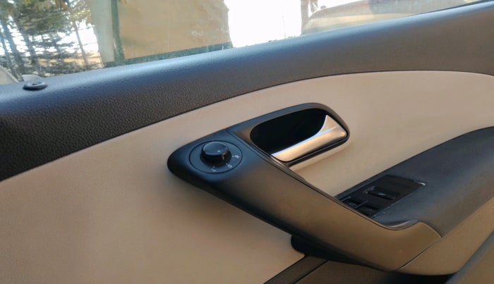 2011 Volkswagen Polo HIGHLINE1.2L, Petrol, Manual, 80,213 km, interior