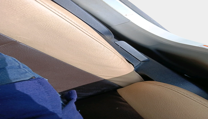 2016 Mahindra Kuv100 K8 6 STR, Petrol, Manual, 15,082 km, interior