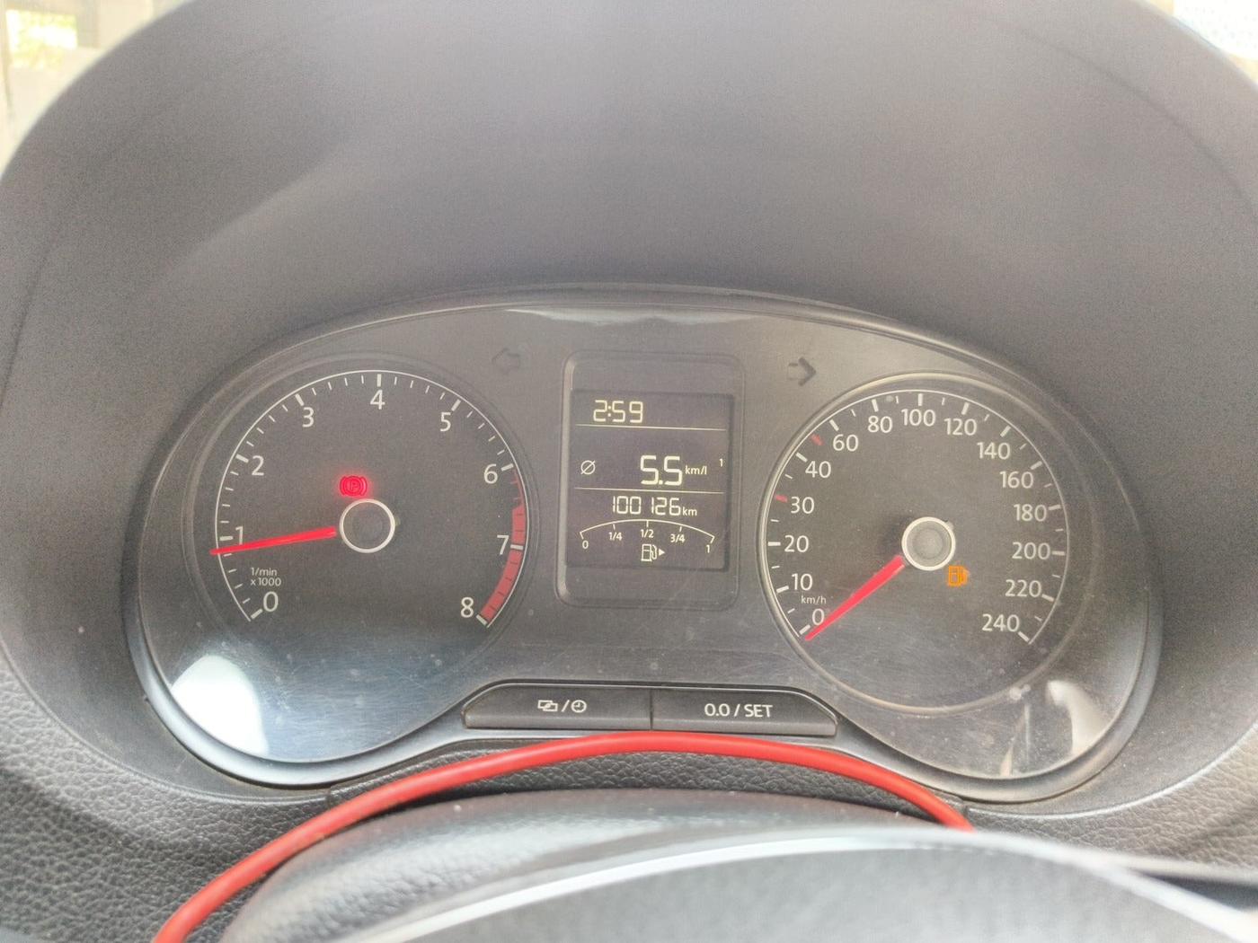 2016 Volkswagen Ameo HIGHLINE1.2L, Petrol, Manual, 1,00,126 km, interior