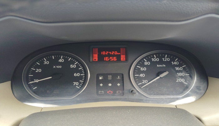 2014 Nissan Terrano XV D THP 110 PS, Diesel, Manual, 1,02,420 km, interior