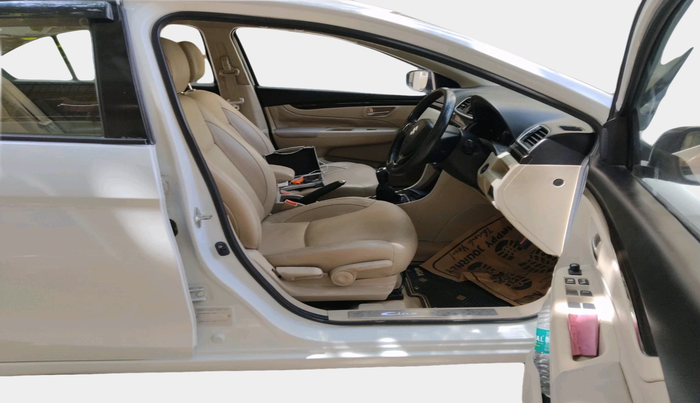 2015 Maruti Ciaz ZXI+, Petrol, Manual, 1,37,835 km, interior