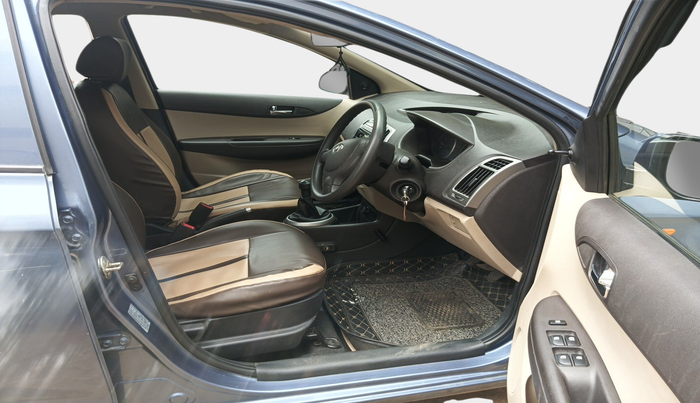 2013 Hyundai i20 MAGNA 1.2, Petrol, Manual, 43,339 km, interior