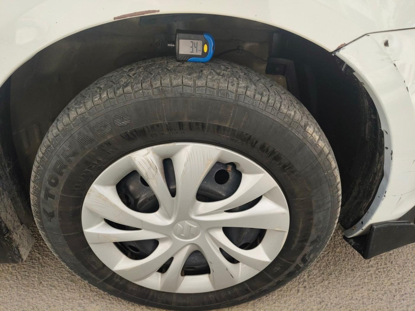 2015 Maruti Swift VDI, Diesel, Manual, 1,24,628 km, tyre