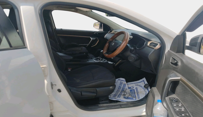 2022 Renault Kiger RXT AMT, Petrol, Automatic, 34,982 km, interior