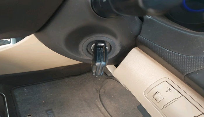 2011 Hyundai Verna FLUIDIC 1.6 VTVT SX, Petrol, Manual, 81,485 km, interior