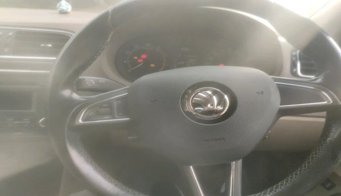 2016 Skoda Rapid AMBITION 1.6 MPI MT PLUS, Petrol, Manual, 59,129 km, interior