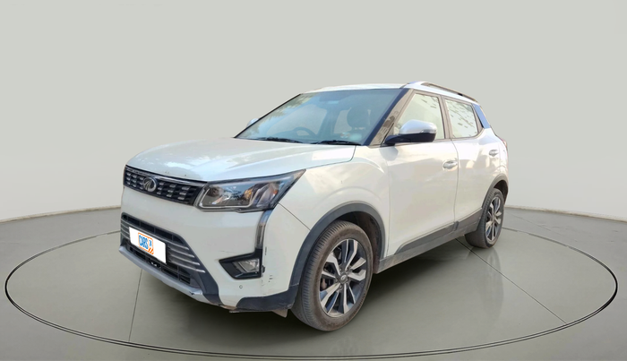 2020 Mahindra XUV300 W8 (O) 1.2 PETROL, Petrol, Manual, 96,634 km, exterior