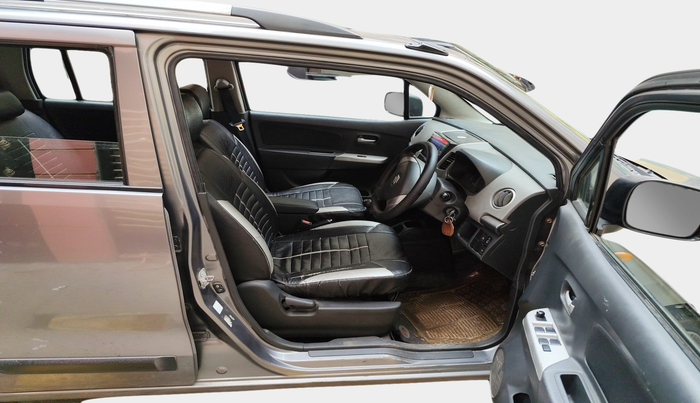 2011 Maruti Wagon R 1.0 VXI, Petrol, Manual, 1,15,371 km, interior