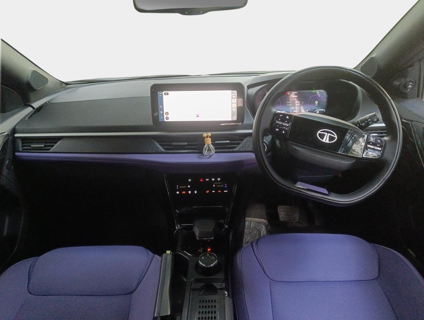 2023 Tata NEXON FEARLESS PURPLE SUNROOF DCA DUAL TONE 1.2 PETROL, Petrol, Automatic, 8,228 km, interior