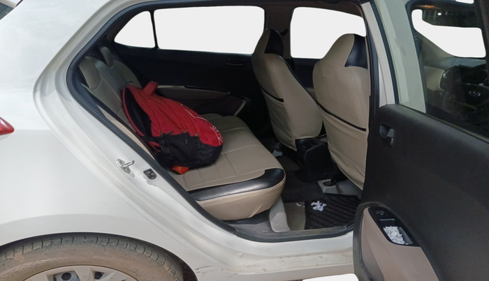 2015 Hyundai Grand i10 MAGNA 1.2 KAPPA VTVT, Petrol, Manual, 1,22,920 km, interior