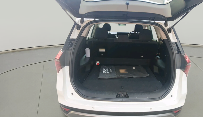 2022 Mahindra XUV700 AX 5 D AT 5 STR, Diesel, Automatic, 77,835 km, exterior