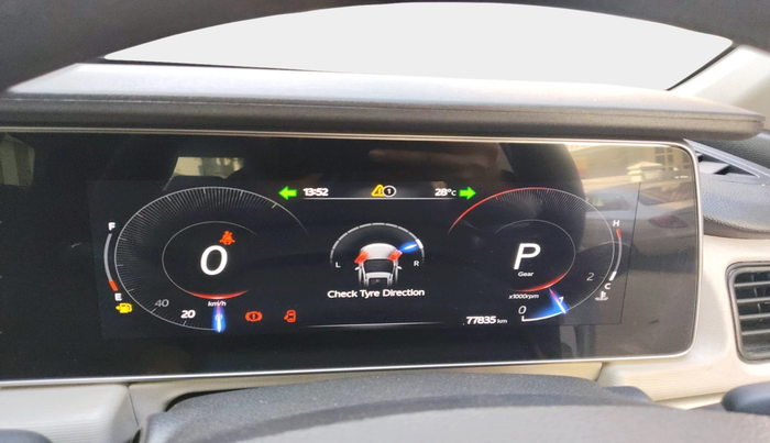 2022 Mahindra XUV700 AX 5 D AT 5 STR, Diesel, Automatic, 77,835 km, interior