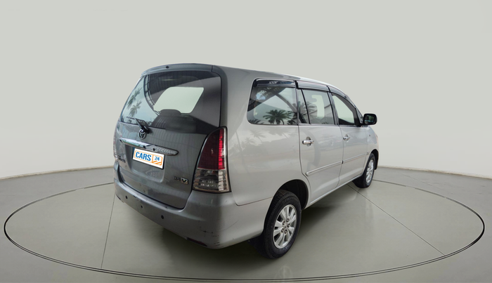 2011 Toyota Innova V 2.5 7 STR, Diesel, Manual, 2,09,183 km, exterior