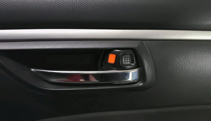 2013 Maruti Swift ZDI, Diesel, Manual, 1,42,331 km, interior