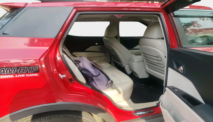 2022 Mahindra XUV300 W8 (O) 1.5 DIESEL AMT, Diesel, Automatic, 23,495 km, interior