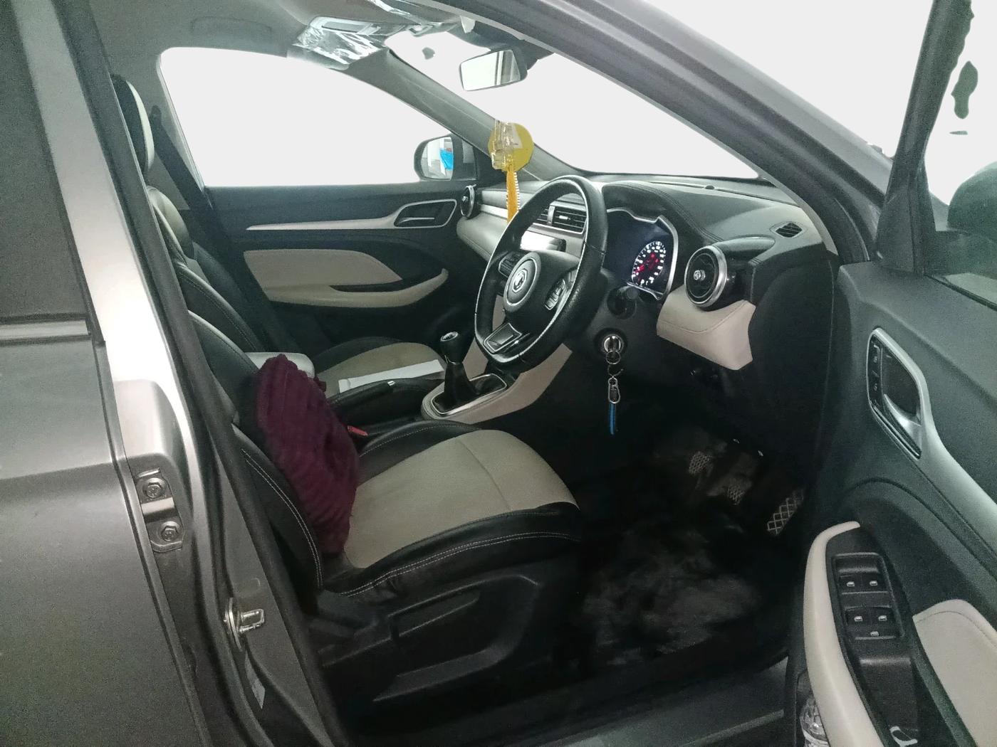 2022 MG ASTOR STYLE 1.5 MT, Petrol, Manual, 24,347 km, interior