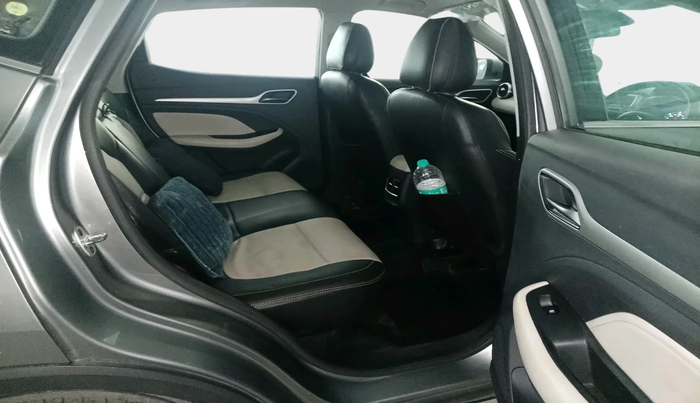 2022 MG ASTOR STYLE 1.5 MT, Petrol, Manual, 24,347 km, interior